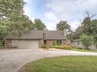 5112 Butterfield Dr, Loma Linda, MO 64804