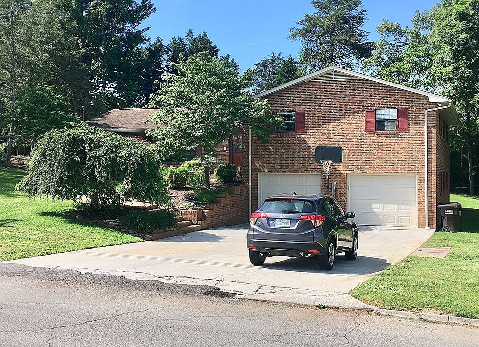 2nd image of 7309 Chartwell Rd