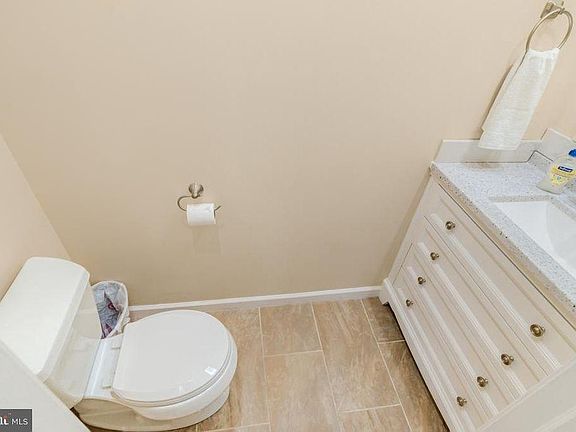 4th image of 7 Weiser Ct #7