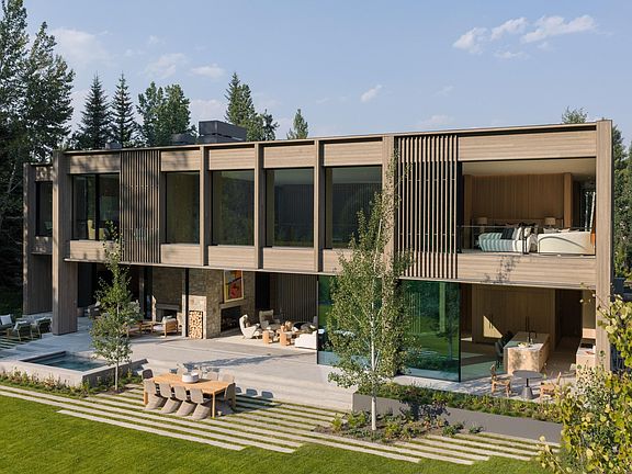 2nd image of 450 Wood River Dr
