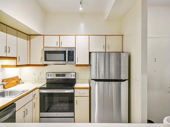 5th image of 6363 Christie Ave APT 224
