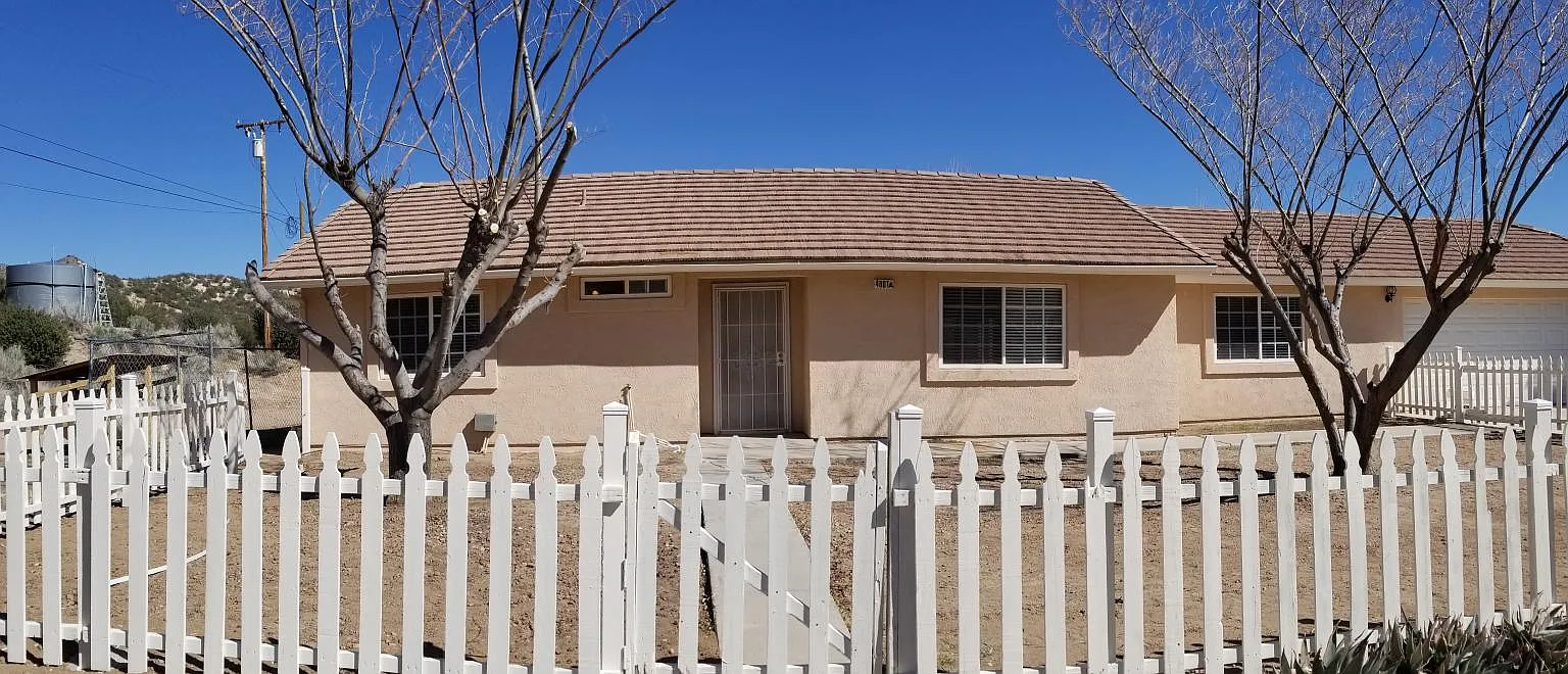 3 bed, 1406 sqft, $2,300 — Photo 1