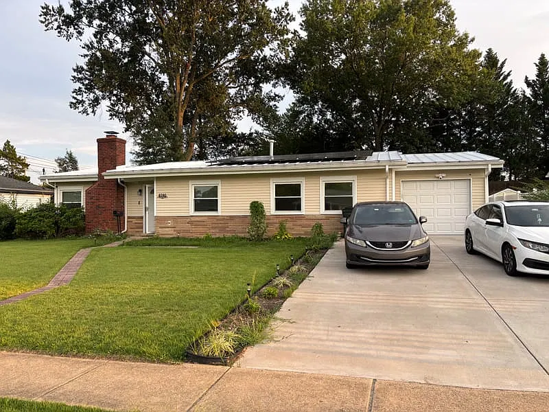 3 bed, 1269 sqft, $1,000 — Photo 1