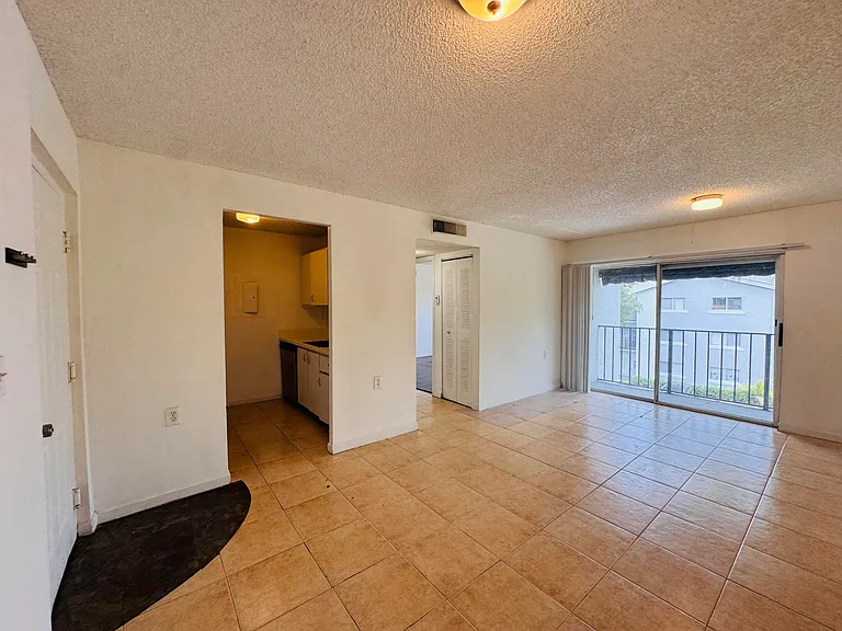 1068 N Benoist Farms Rd #302 — Photo 42