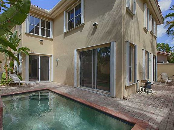 HARBOR ISLANDS EDGEWATER ESTATES HOME