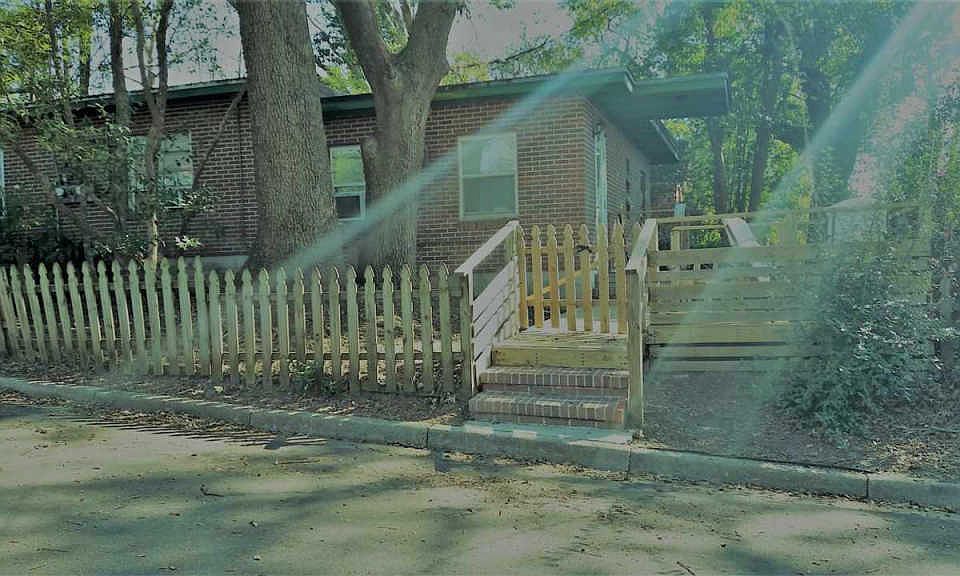 1st image of 915 Pine St #0