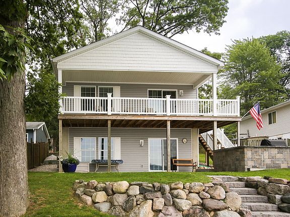 7027 division ave-105