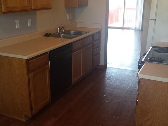 5th image of 927 Bunting Ln