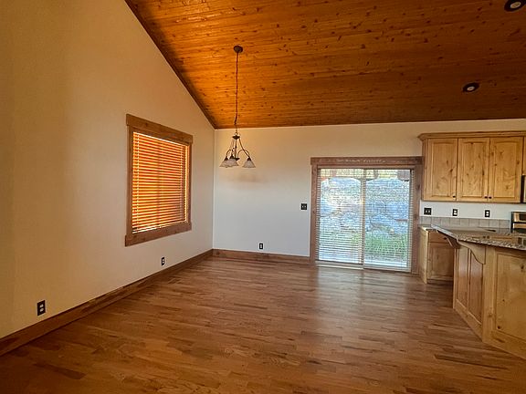 3rd image of 4096 Sunrise Dr