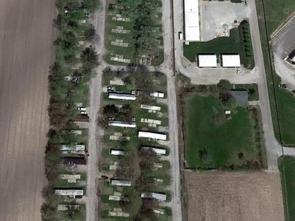 4808 Paradise Rd, Mattoon, IL 61938