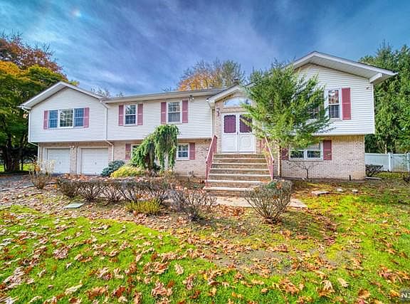 2nd image of 43 Lakeside Ave