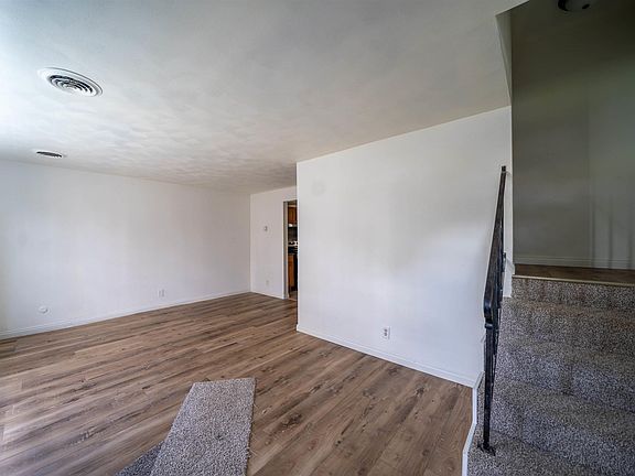 5th image of 2706 W Millbrook Ct