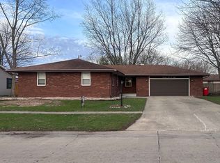 2508 Jordan Dr, Champaign, IL 61822