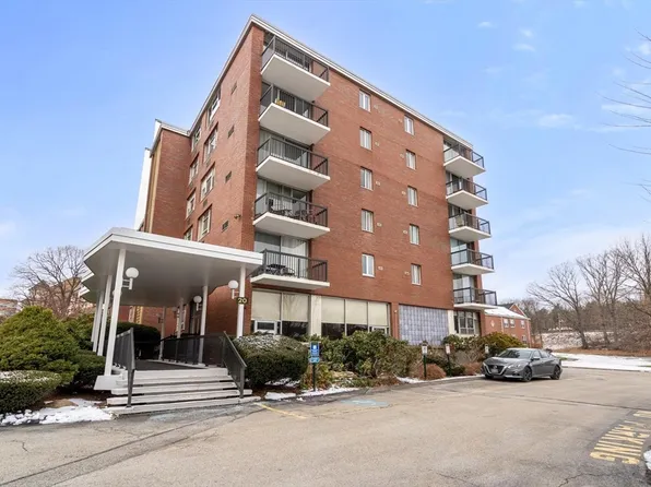 20 Hammond Pond Pkwy APT 105, Newton, MA 02467