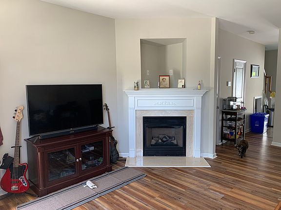 GAS FIREPLACE
