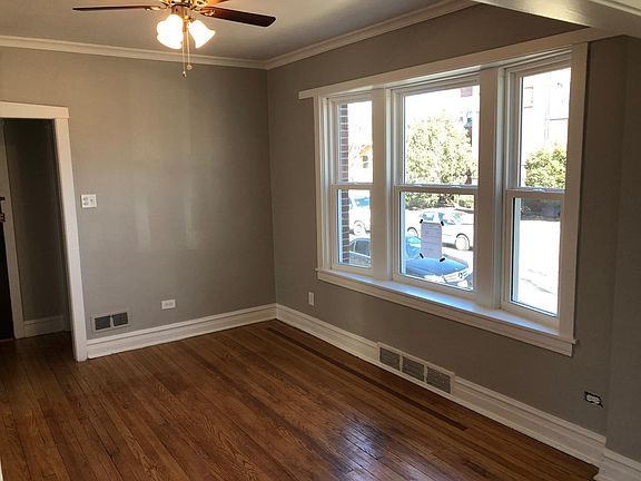 4th image of 3048 N Karlov Ave #2R