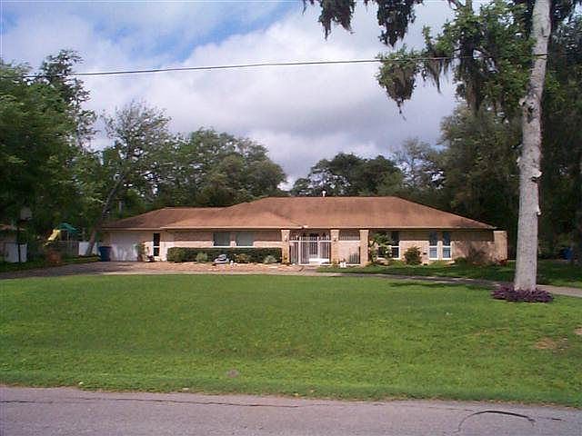 1st image of 13 Robinhood Ln
