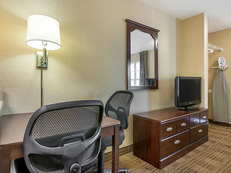 Studio Suite - 2 Full Beds