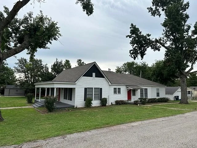 101 E Midland St — Photo 10