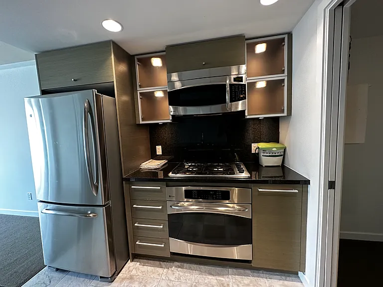 833 Seymour St #1701 — Photo 3