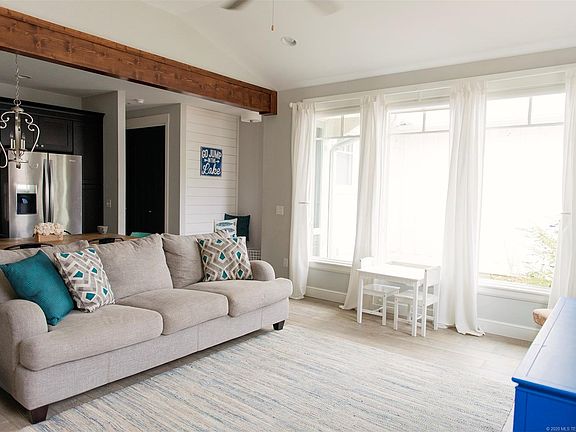4th image of 29 E Boardwalk St