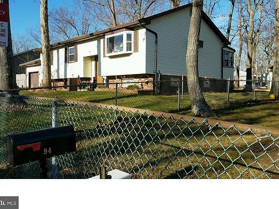 3rd image of 85 Garfield Blvd