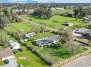 5860 N McCall Ave, Clovis, CA
