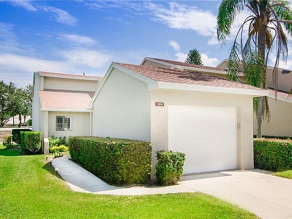 4th image of 1691 SW Crossings Cir