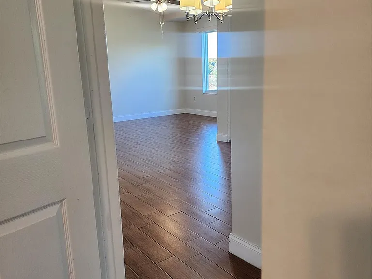 317 Villa Cir #317 — Photo 13