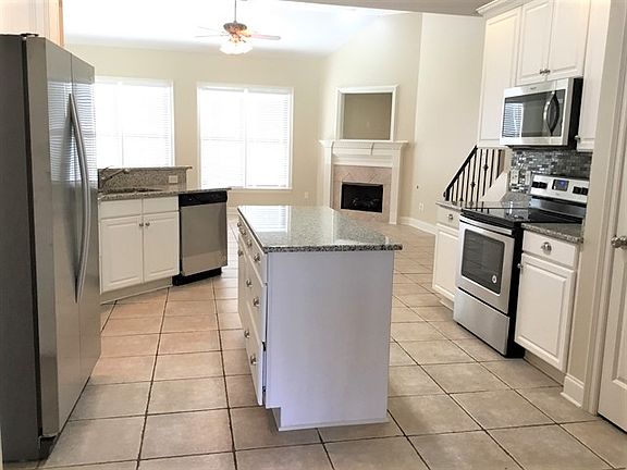 3rd image of 5470 Meadow Pointe Dr #D