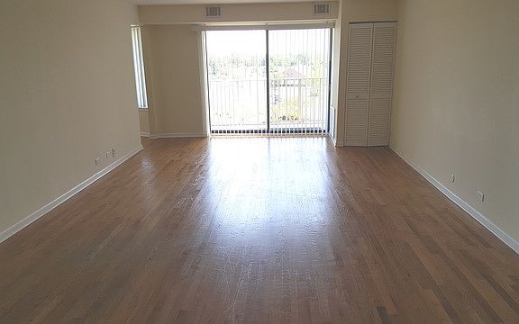 5th image of 5450 Astor Ln APT 401
