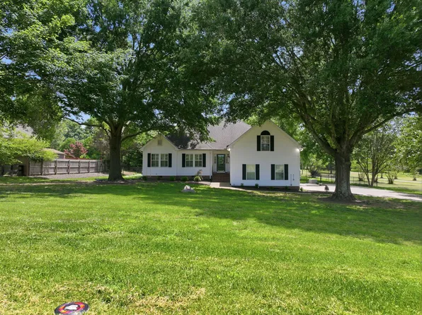 2999 Cages Bend Rd, Gallatin, TN 37066