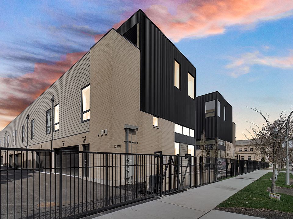 1st image of 6218 S Woodlawn Ave #A