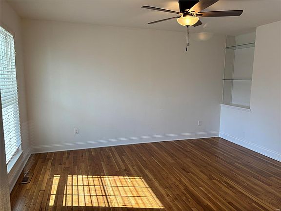 3rd image of 1555 Oliveto Ln