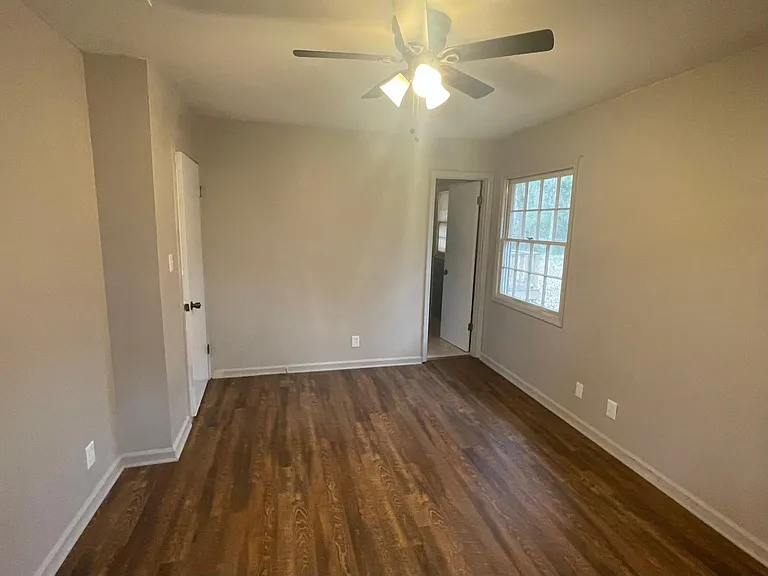 1114 Greendale Ct — Photo 10