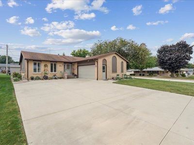 1403 1st Ave E, Dyersville, IA, 52040