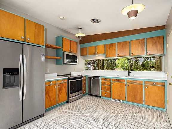 5th image of 6180 NE 185th Street