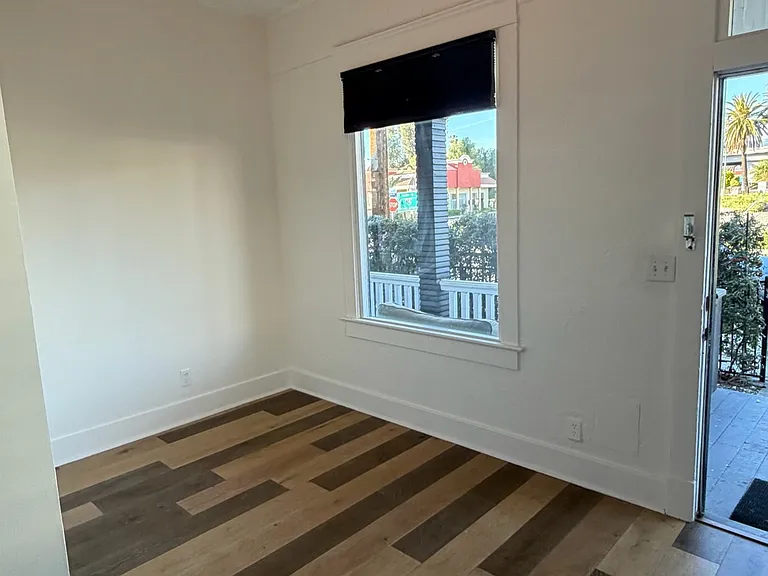 210 E High Ave #1/2 — Photo 4