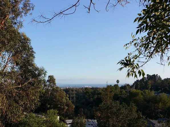 1038 N Kenter Ave, Los Angeles, CA 90049