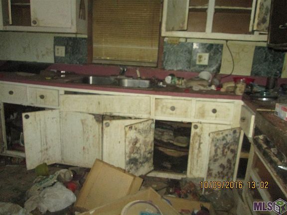 5th image of 32757 Wonderland Dr