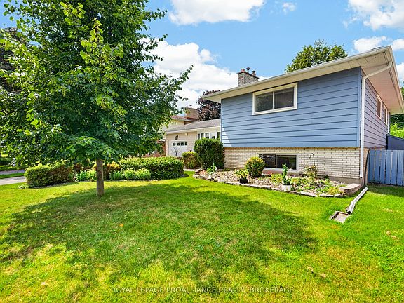 3rd image of 379 Glen Castle Rd