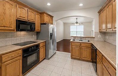 4th image of 565 Griffith Dr