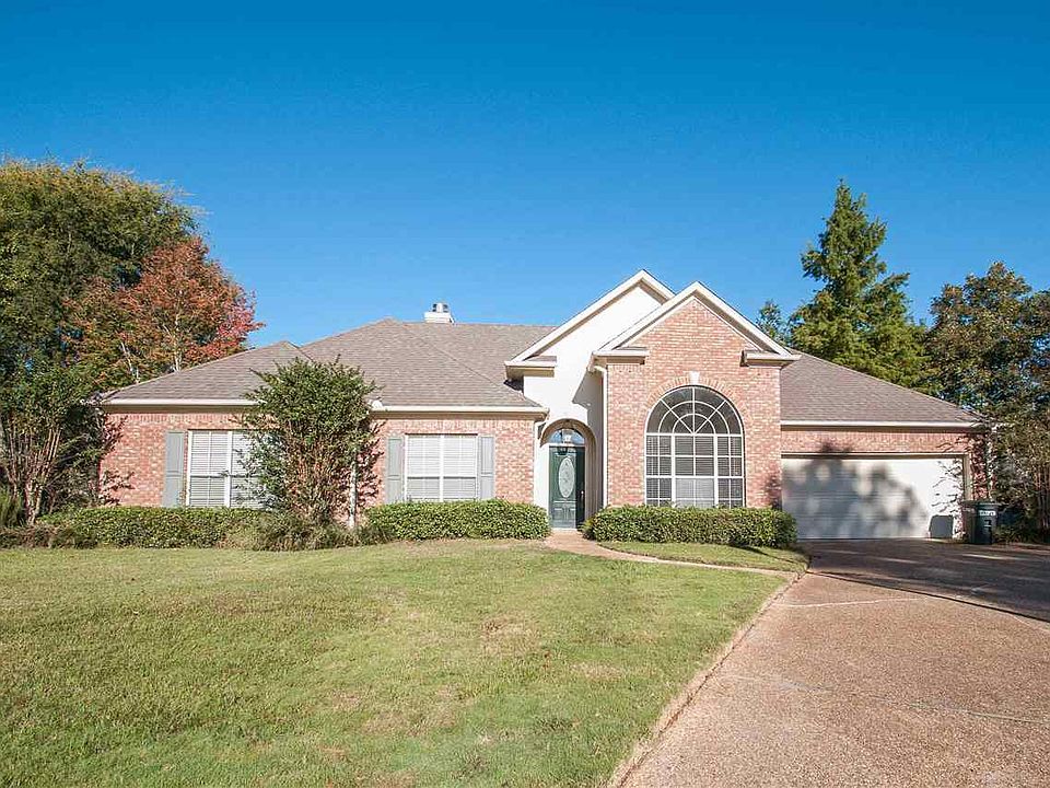 1st image of 308 Woodland Brook Dr