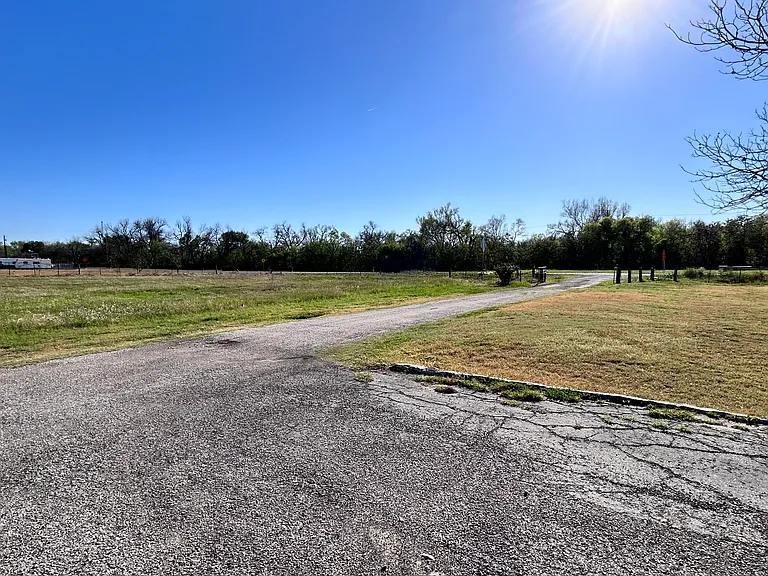 11115 FM 1660 — Photo 32