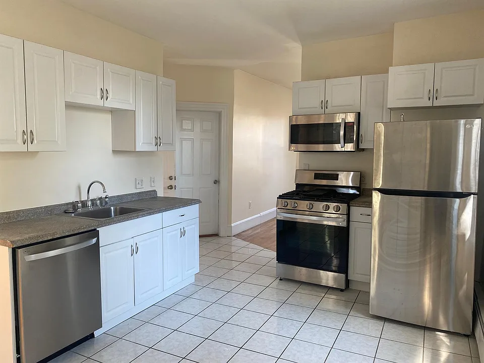 48 Porter St #3