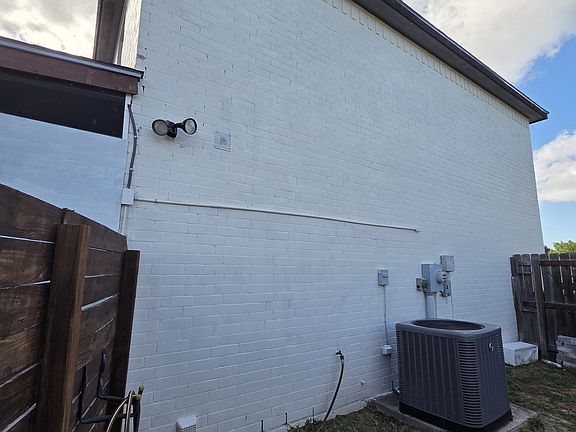 3rd image of 502 Chapote Ave