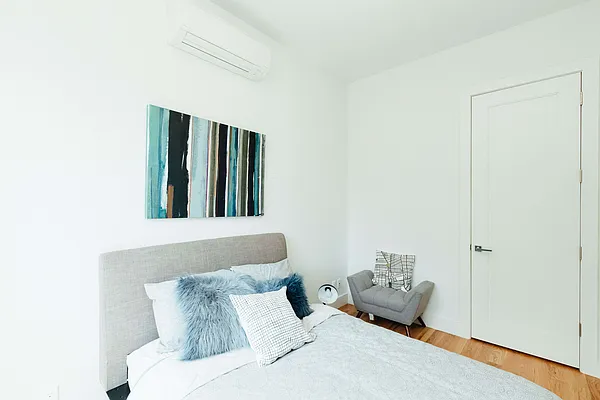 Rented by Nooklyn NYC LLC | media 82