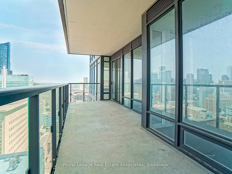 488 University Ave #2302 — Photo 34