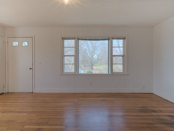 2nd image of 107 Evans St