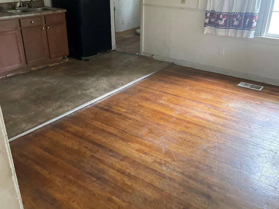 2nd image of 1855 Princeton Ave SW